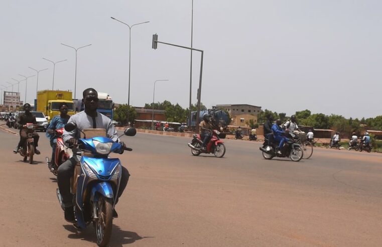 Motos Mio sur les pistes cyclables au Burkina Faso : entre espoirs et craintes