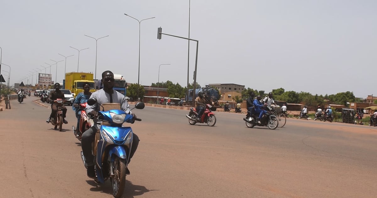 Motos Mio sur les pistes cyclables au Burkina Faso : entre espoirs et craintes