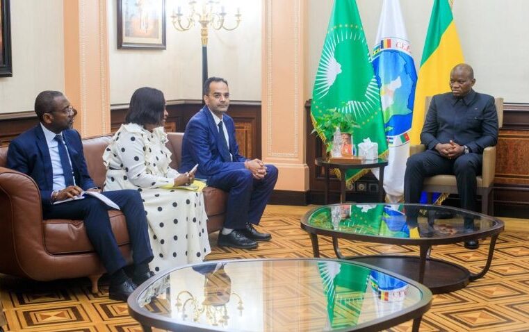 Gabon : le président ordonne la fin des pénuries de médicaments