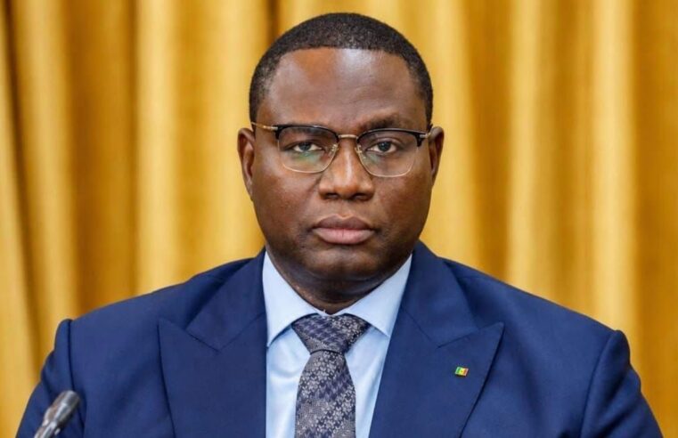 Réponse de Moussa Bala Fofana à Ousmane Sonko : le ministre défend sa position face aux tensions au sein du pastef