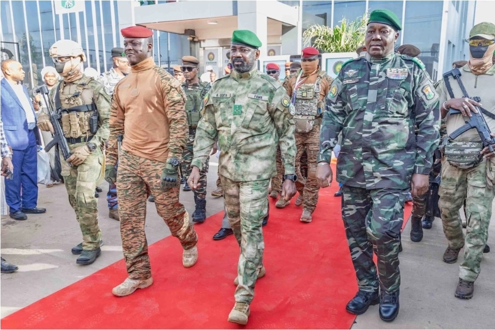 Attaque sanglante à l&rsquo;aéroport de Niamey: l&rsquo;AES pointe des commanditaires étrangers