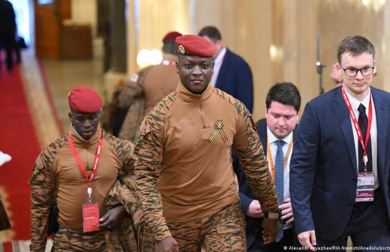 Révolution populaire au Burkina Faso : entre espoirs et interrogations