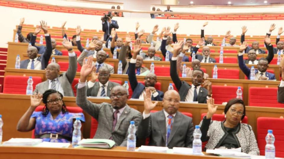 Gabon : l&rsquo;assemblée nationale adopte à l&rsquo;unanimité 18 projets de loi majeurs