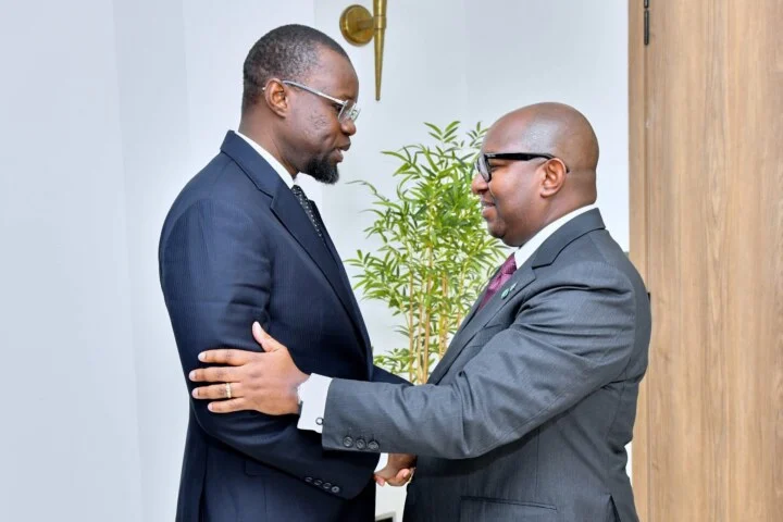 Ousmane Sonko et le président de l'UPA en discussion