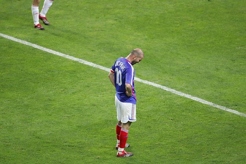 Zinédine Zidane rate le seul penalty de sa carrière en Bleu contre la Chine en 2006