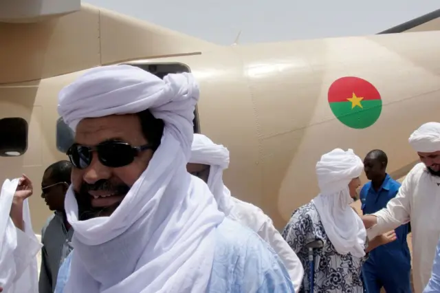 Iyad Ag Ghaly à Kidal en 2012 lors d'une rencontre diplomatique.