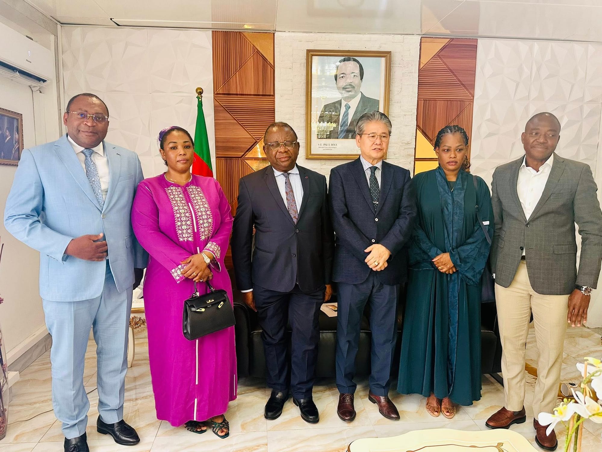 Réunion entre le ministre camerounais et l'industriel coréen