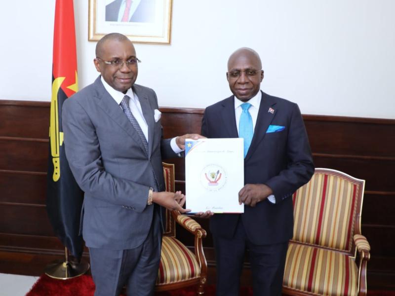Message de Félix Tshisekedi à João Lourenço : une diplomatie en mouvement