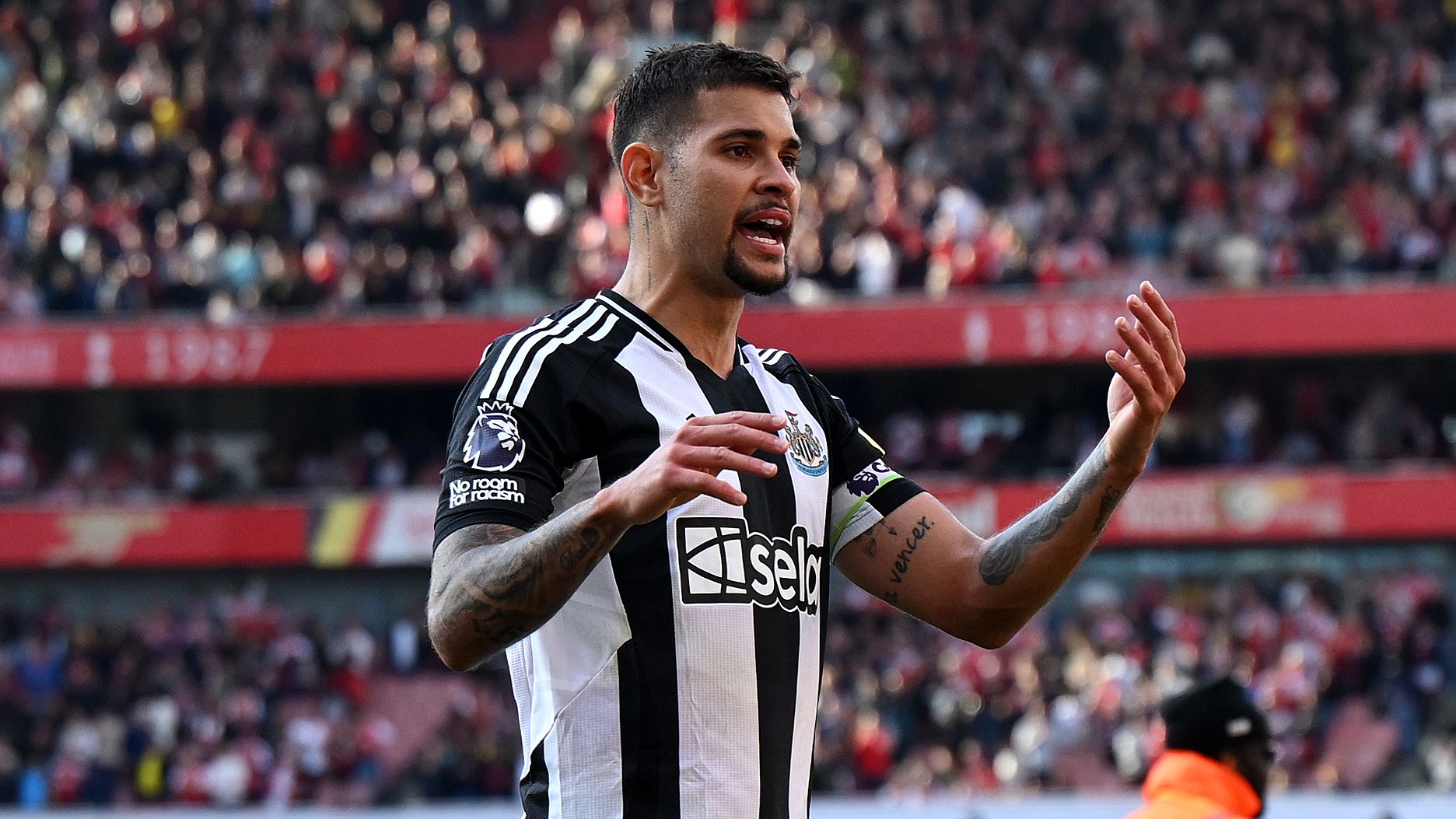 Bruno guimaraes : arsenal et newcastle en négociations pour un transfert record