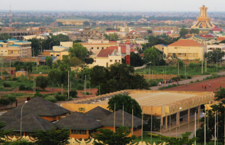Fermeture de l&rsquo;ambassade du Burkina Faso en France : les diplomates rentrent à Ouagadougou