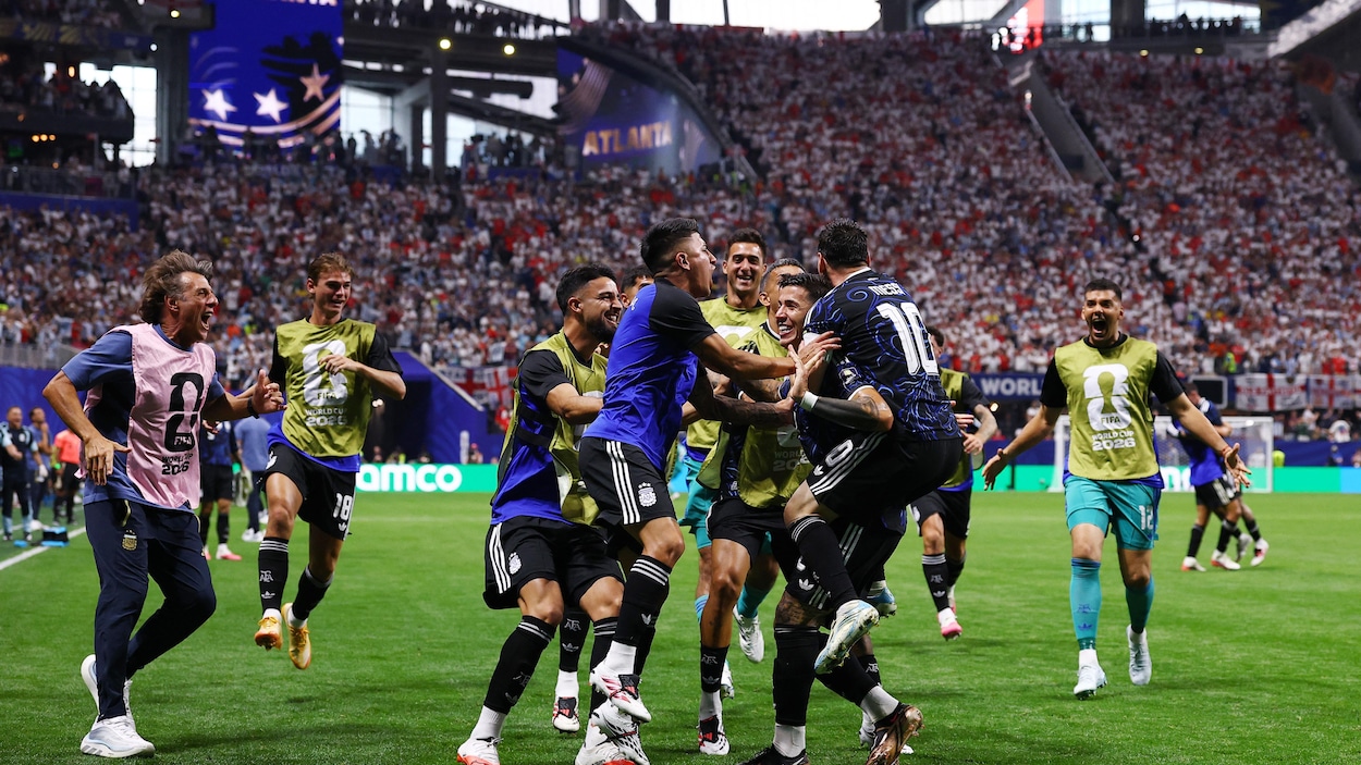 Argentine triomphante : une victoire en or contre l&rsquo;Angleterre en demi-finale