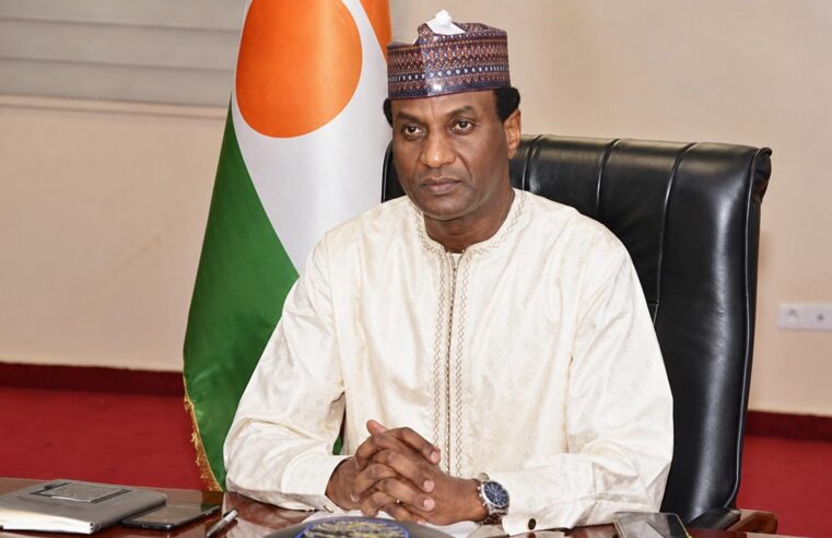 Le pouvoir civil sous les juntes au Niger : l&rsquo;incertitude autour de lamine zeine