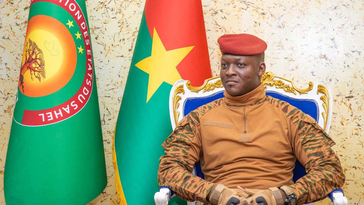 Ibrahim Traoré et la milice numérique au Burkina Faso : une menace pour les journalistes ?