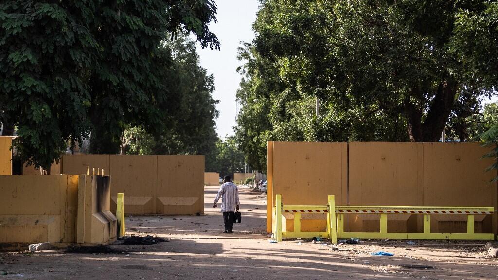 Fin de mission : les diplomates français quittent le Burkina Faso