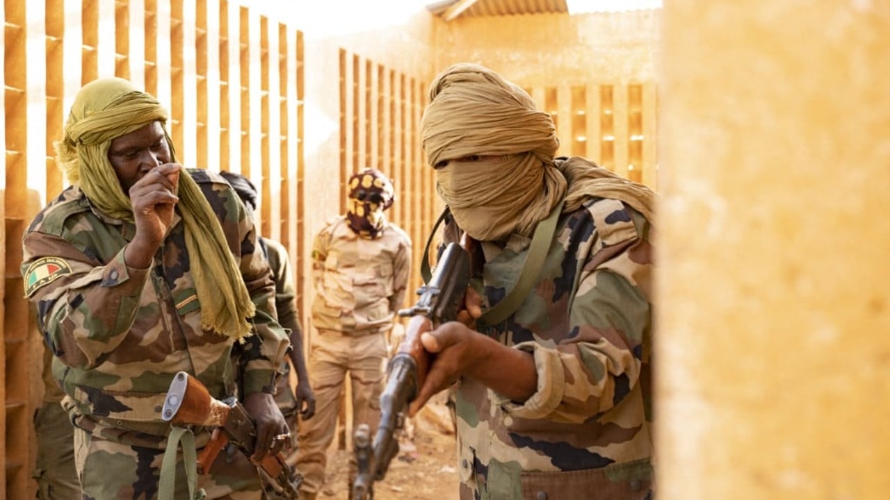 Embuscade meurtrière au Mali : plus de 50 soldats tombent sous les balles de groupes armés