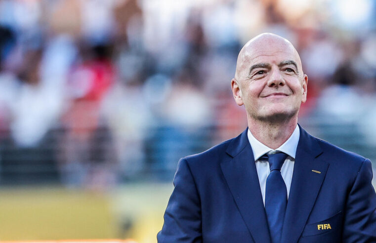 Gianni infantino félicite l’argentine après son parcours en coupe du monde