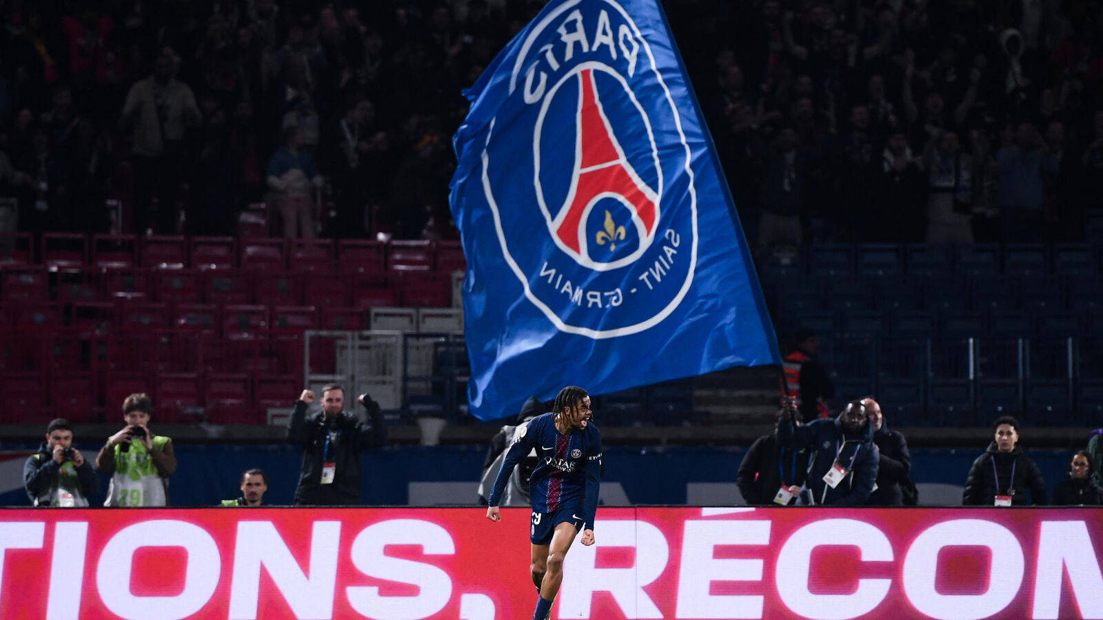 Ligue 1 : le PSG a voté en faveur du report du match Lyon