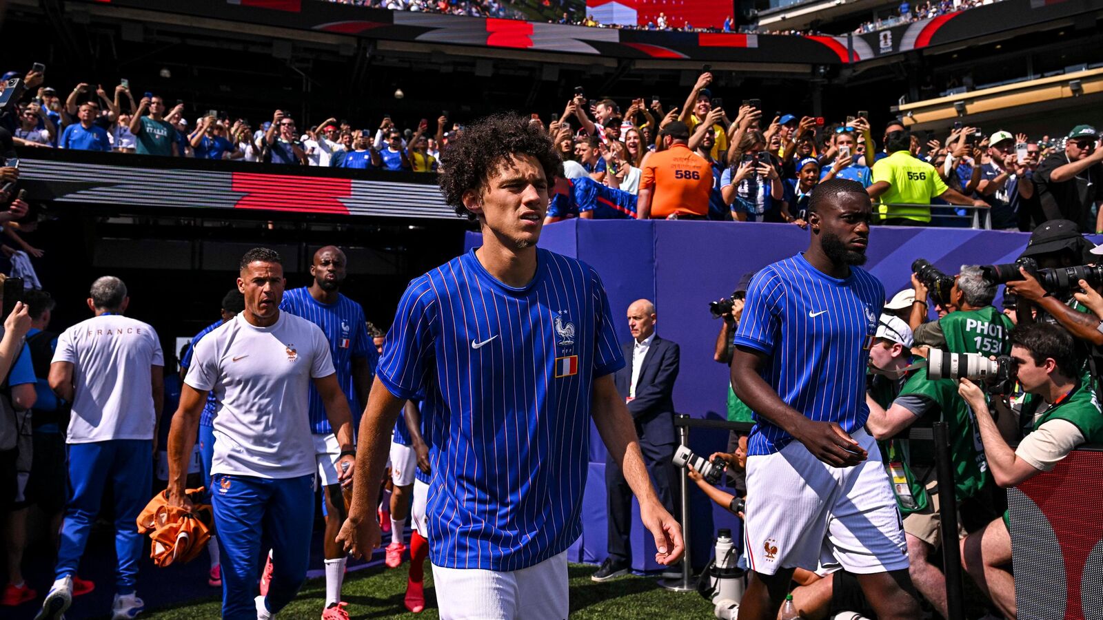 Maghnes akliouche : entre rêve bleu et défis personnels à la coupe du monde