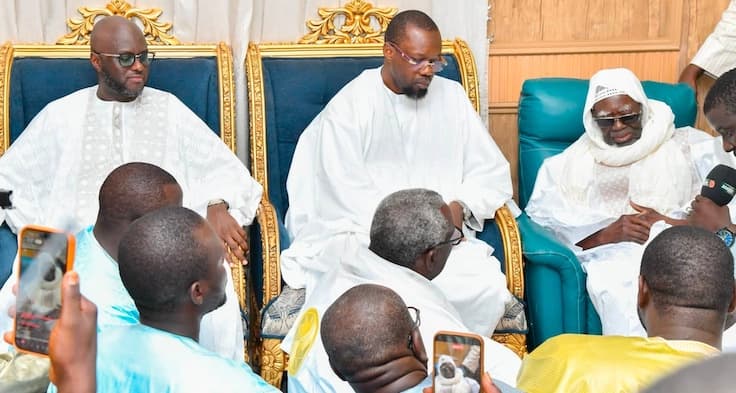 Ousmane sonko célèbre serigne touba à touba avant le grand magal
