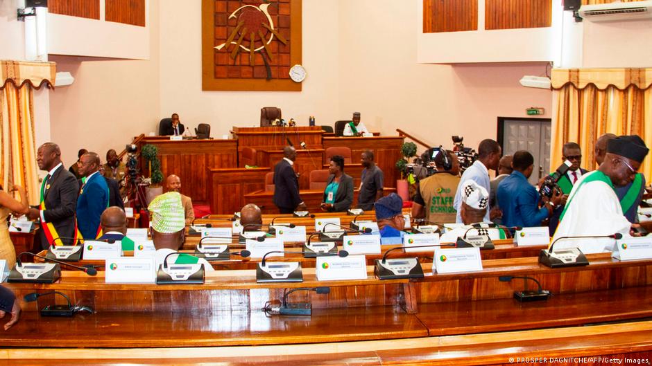 Le sénat du Bénin entre en fonction à Porto-Novo