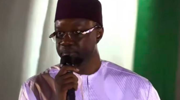 Sonko fustige Faye à Touba pour une gestion « fébrile » de l&rsquo;État