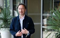 Stéphane Bern dément l’arrêt de « Secrets d’Histoire »