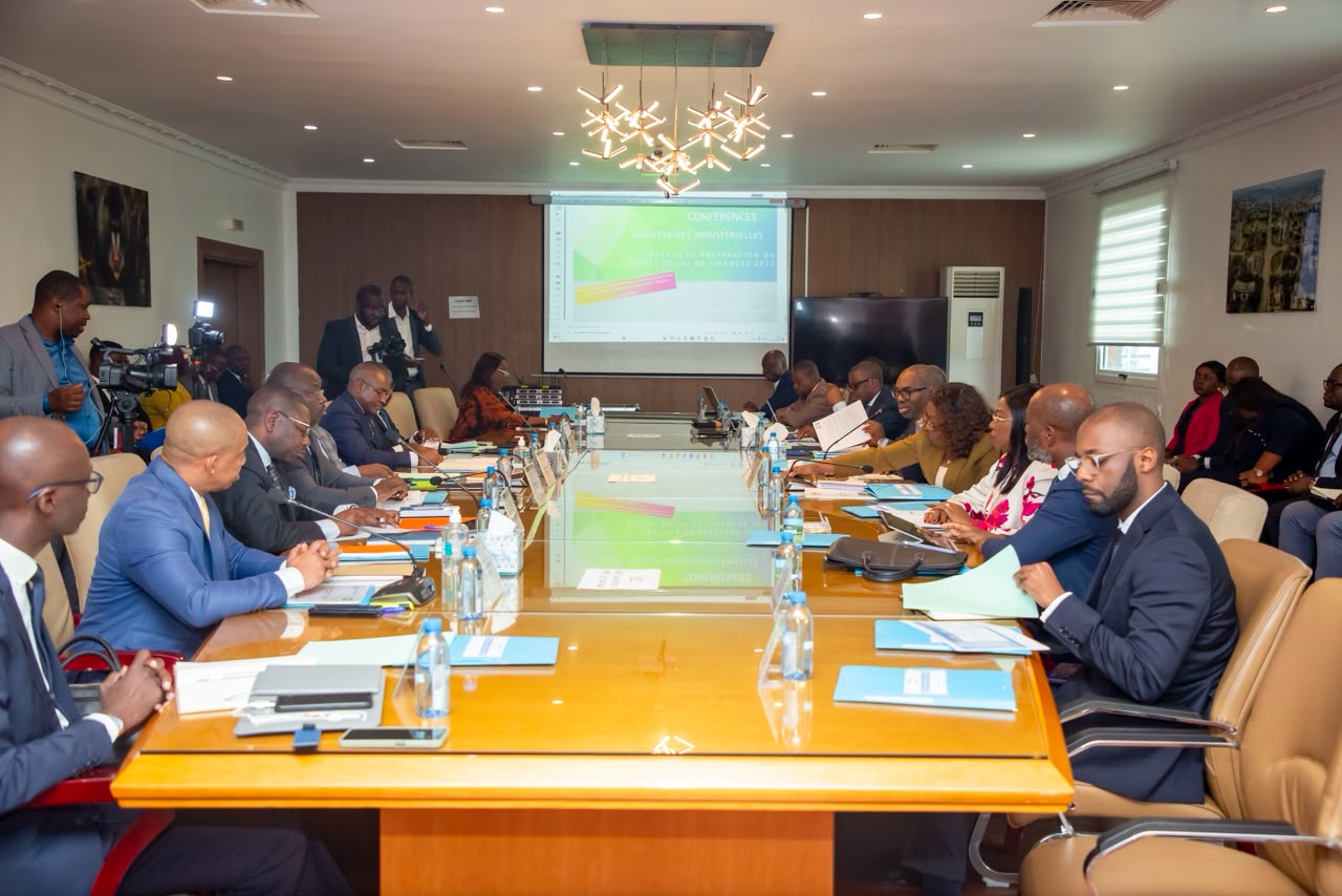 Libreville accueille les conférences budgétaires pour préparer le budget 2027