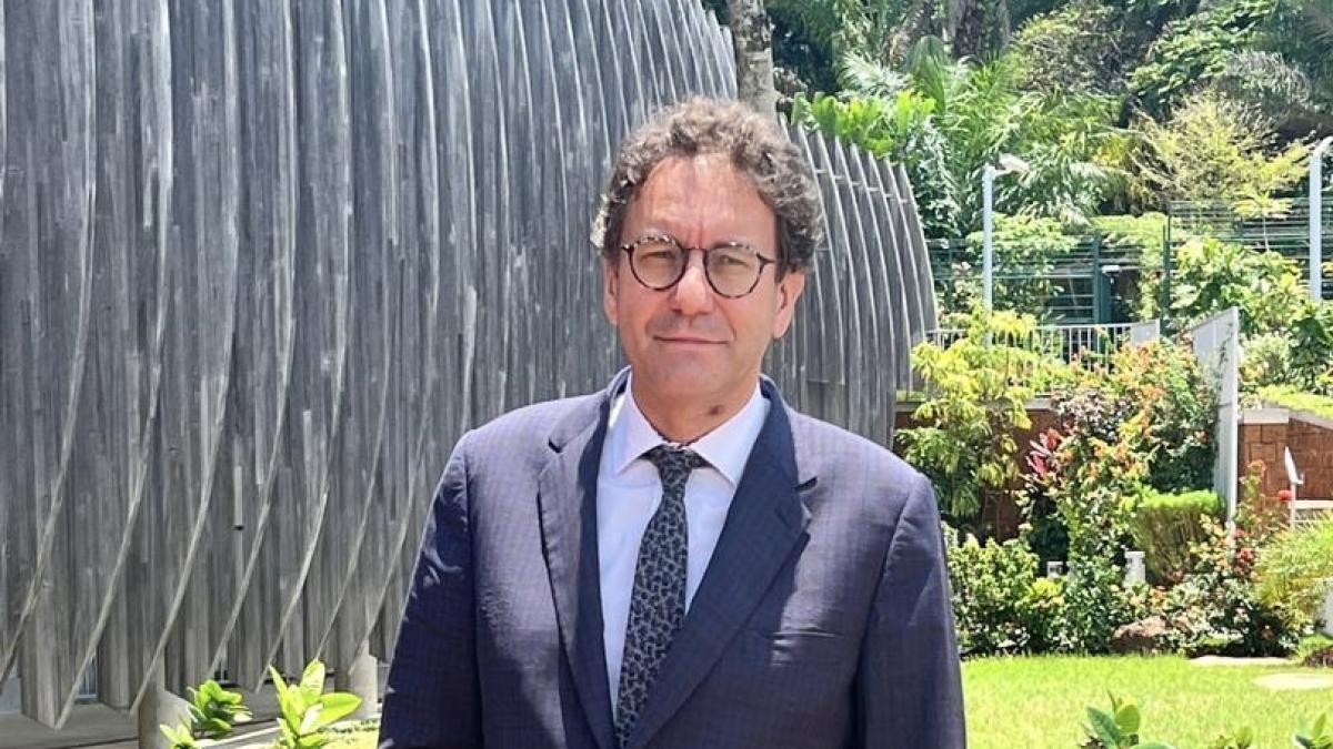 ambassadeur Fabrice Mauriès lors de son discours à Libreville