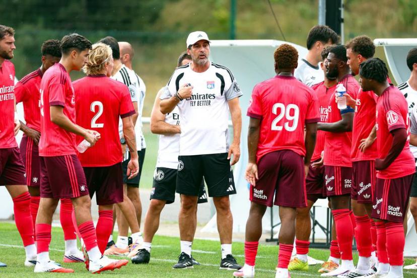 Paulo Fonseca et son équipe lors d'un match amical contre le FC Saint-Gall (victoire 6-3) le 11 juillet