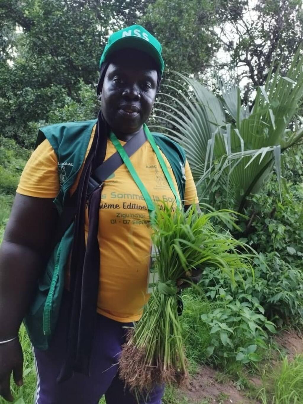 Mariama Sonko dans sa ferme expérimentale de Niaguis, près de Ziguinchor en Casamance, où elle forme des femmes à l'agroécologie.