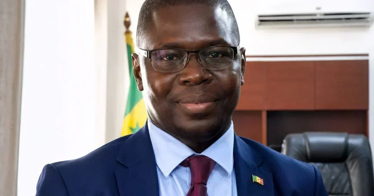 Transhumance politique au Sénégal : l&rsquo;art des alliances mouvantes