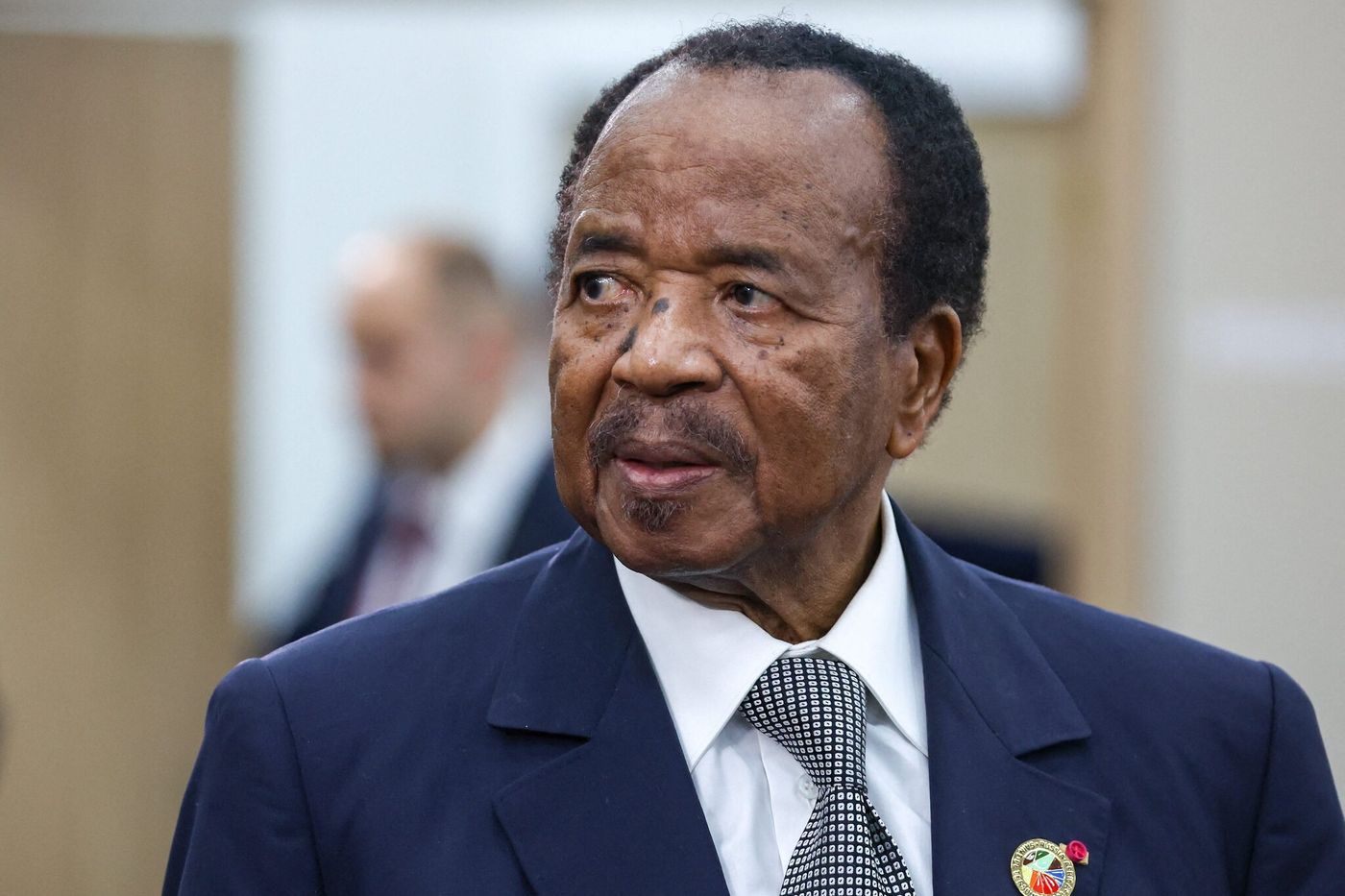 Paul biya de retour à Yaoundé après deux mois d&rsquo;absence : la controverse persiste