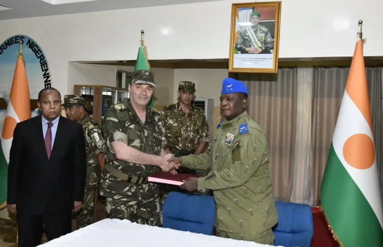 Livraison d&rsquo;hélicoptères militaires à Niamey par l&rsquo;Algérie