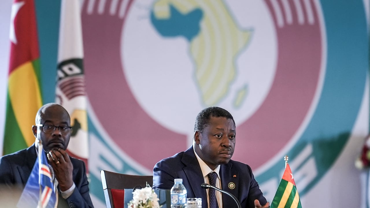Faure Gnassingbé sous pression : 43 organisations africaines attaquent la réforme constitutionnelle au Togo