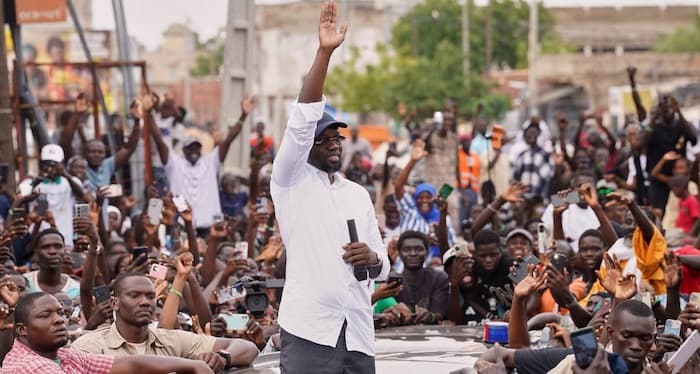 Ousmane Sonko relance la tournée des cartes après le Magal de Touba