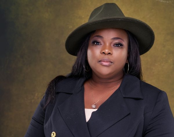 Togo : l’artiste Noélie Elykem défie l’autorité avec un geste choc sur tiktok
