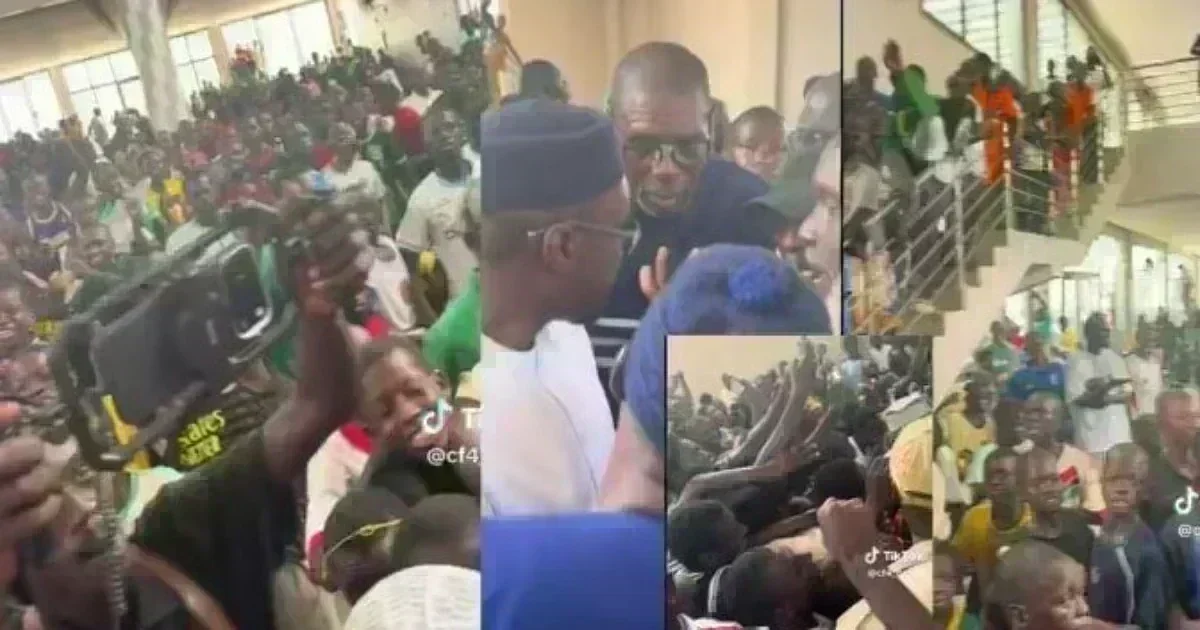 Ousmane Sonko bloqué par une foule enthousiaste à louga lors de sa visite