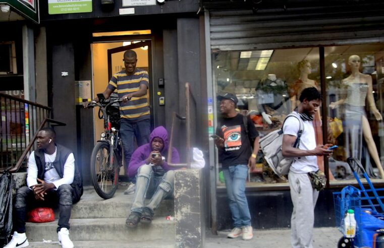 Des migrants africains expulsés vers le Cameroun portent plainte à Yaoundé