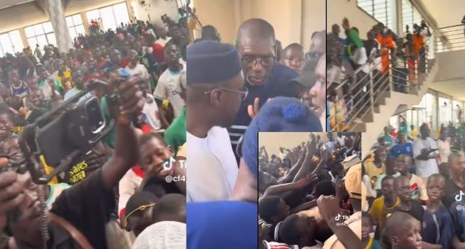 Ousmane Sonko entouré par une foule de talibés à Koki