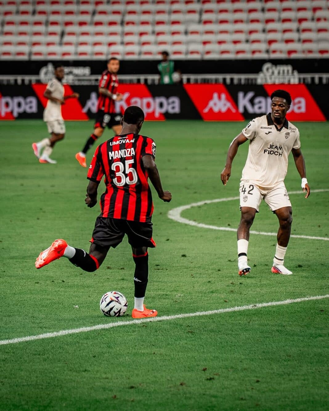 OGC Nice FC Lorient Joueur de l'OGC Nice en action contre le FC Lorient.