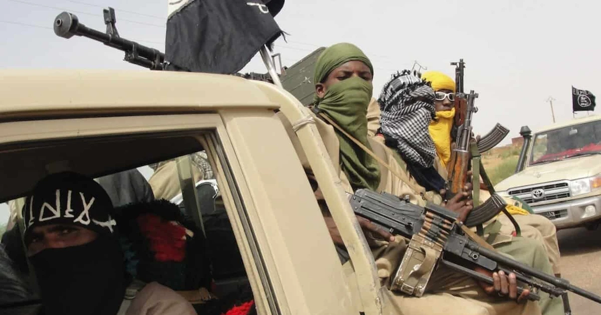 Le JNIM tend une embuscade meurtrière contre un convoi du corps africain au Mali