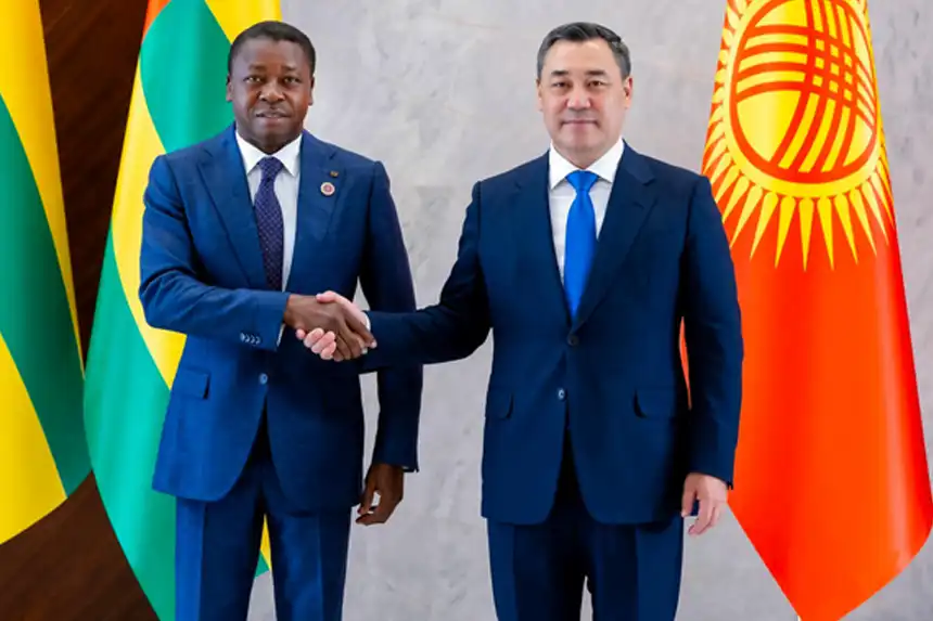 Faure Gnassingbé renforce l’influence diplomatique du Togo en Asie centrale